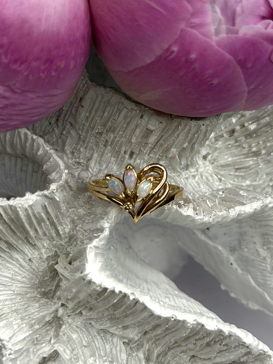 Elegant 14K Yellow Gold Opal & Diamond Heart Motif Ring Size 8.5