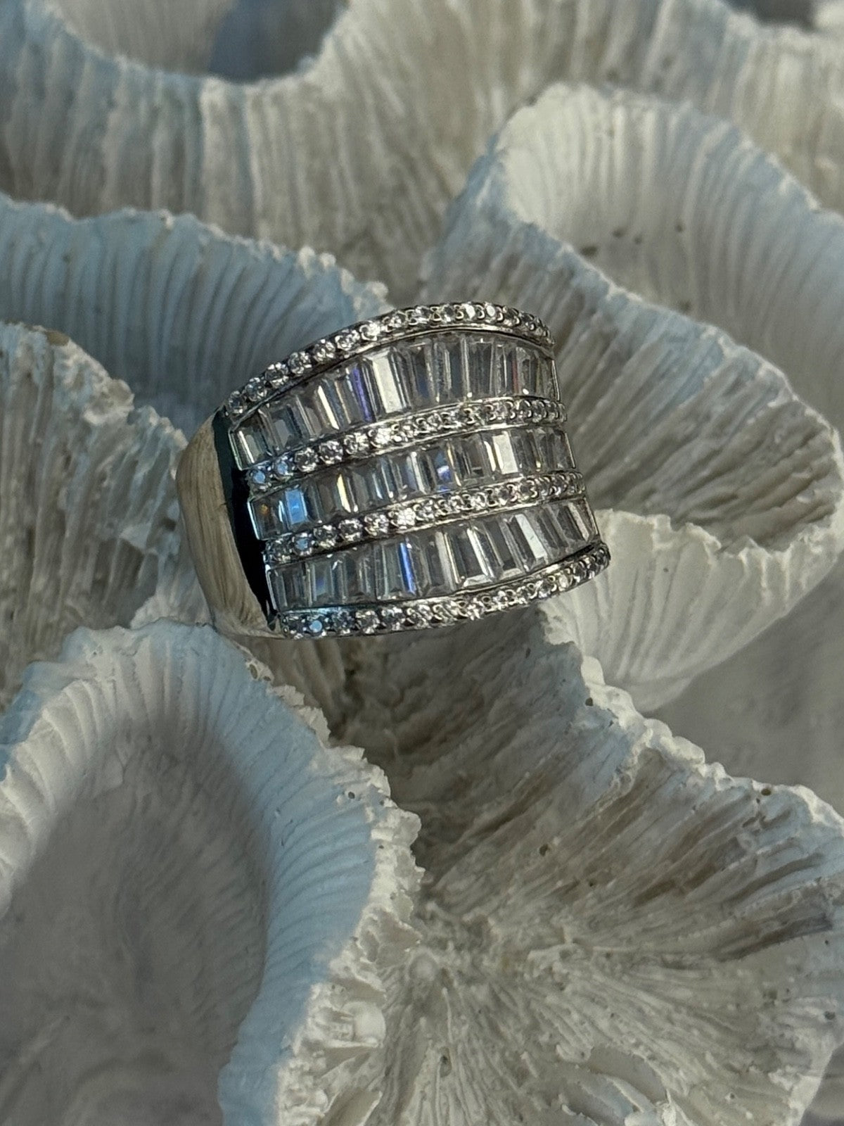 Elegant Design 925 Sterling Silver Cz Ring Size 9