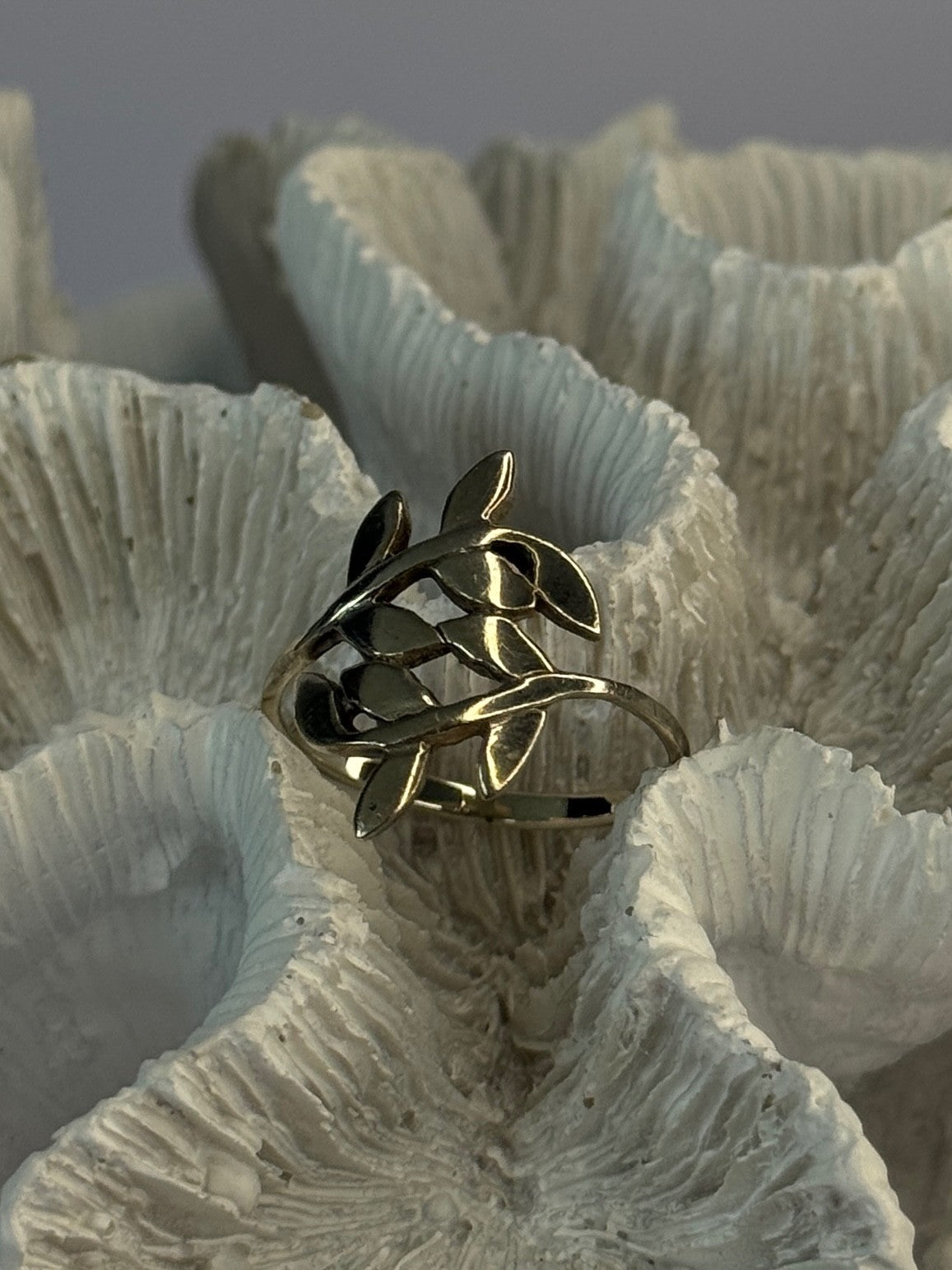925 Sterling Silver Leaves Ring Size 9