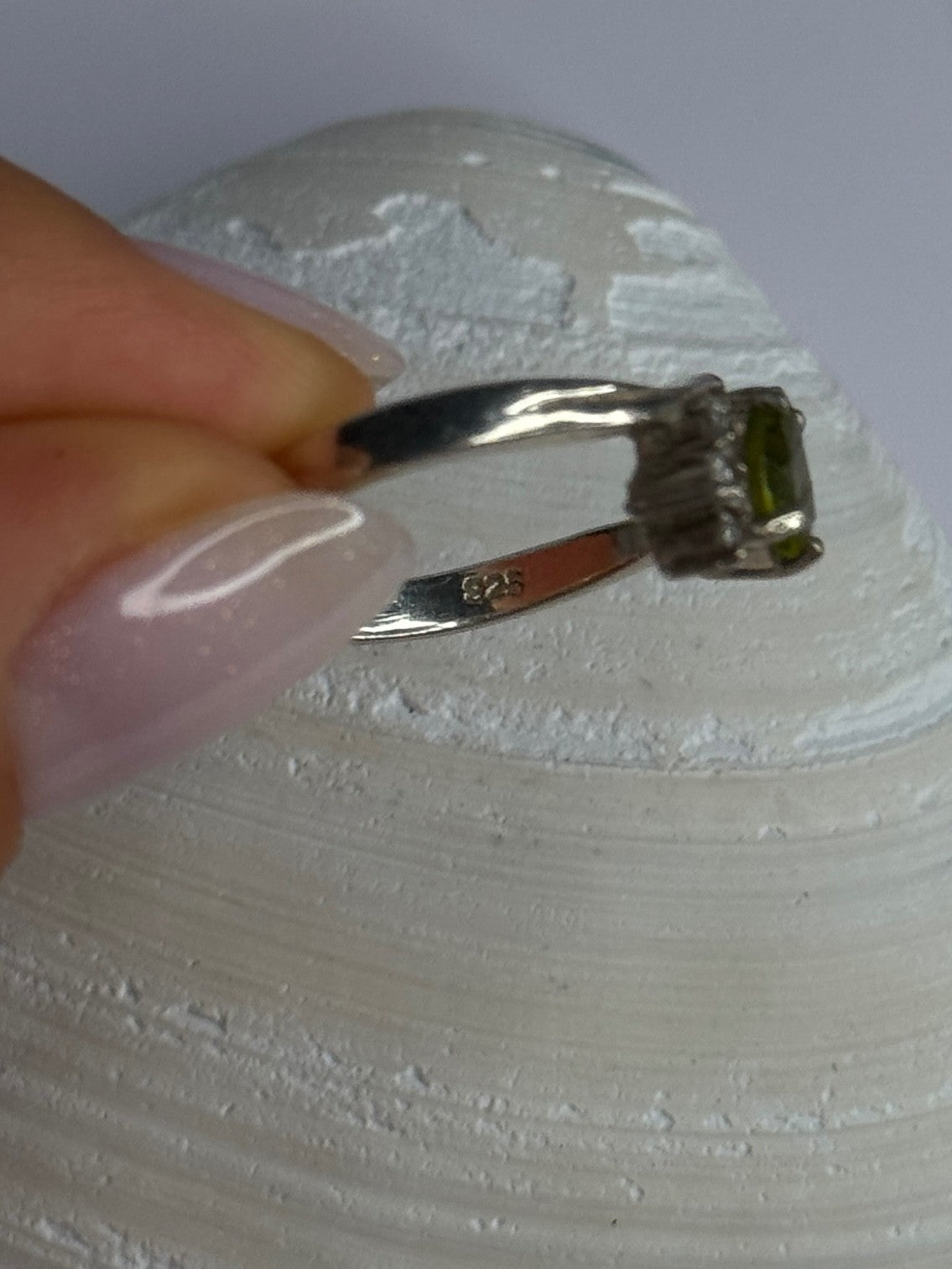 925 Sterling Silver Peridot Heart & Beryl Ring Size 8
