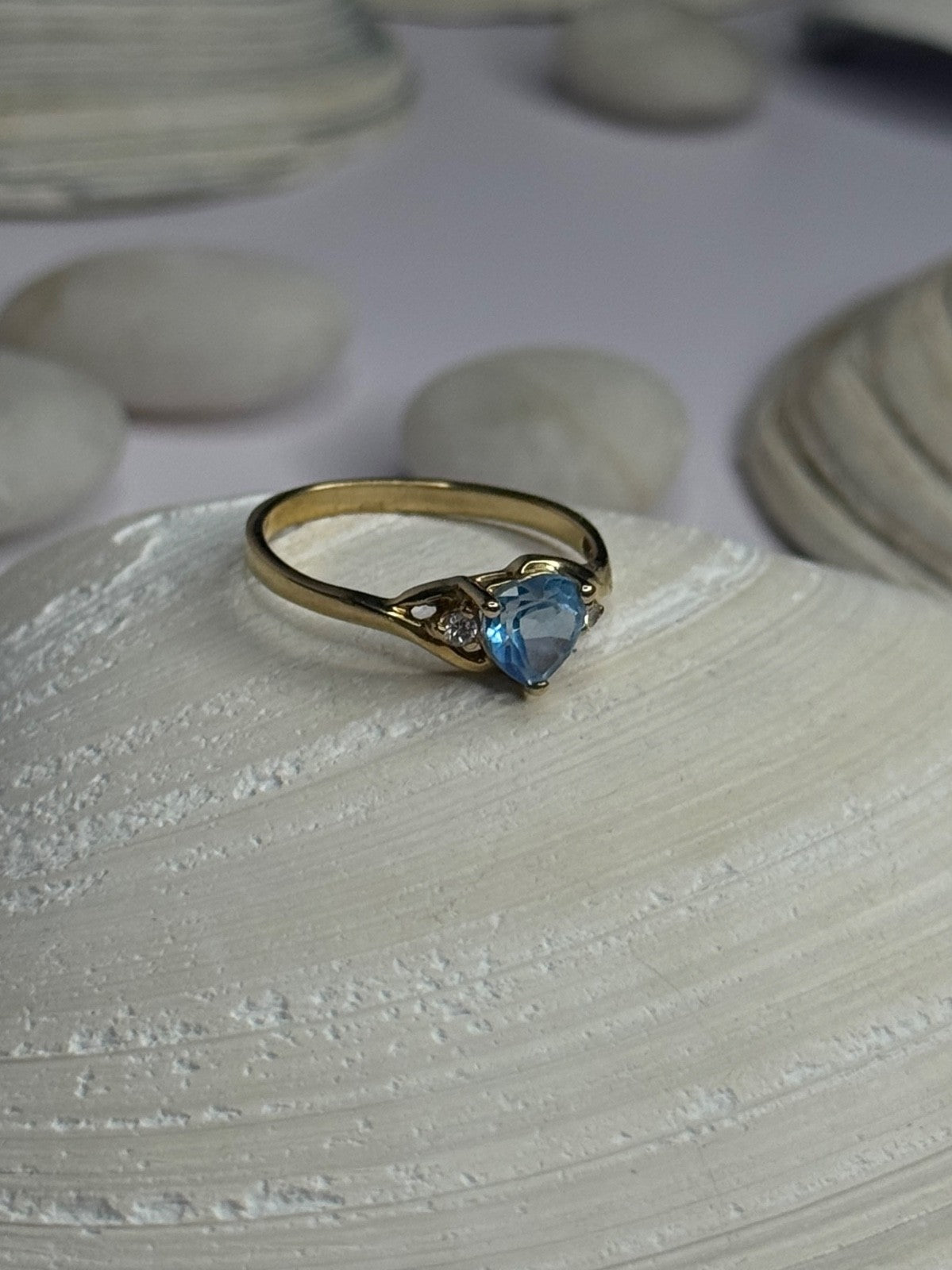 10K Yellow Gold Blue Topaz Heart & Diamonds Ring Size 7