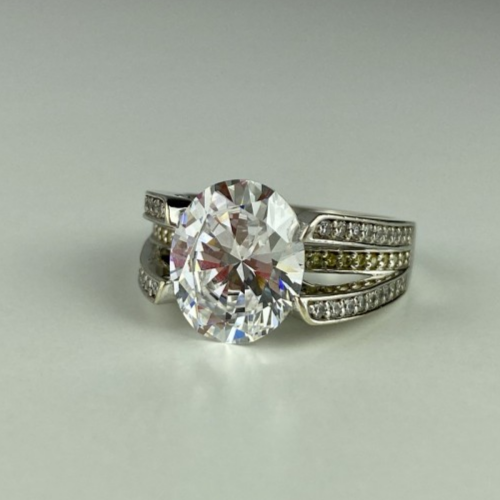 925 Sterling Silver CZ Ring Size 7
