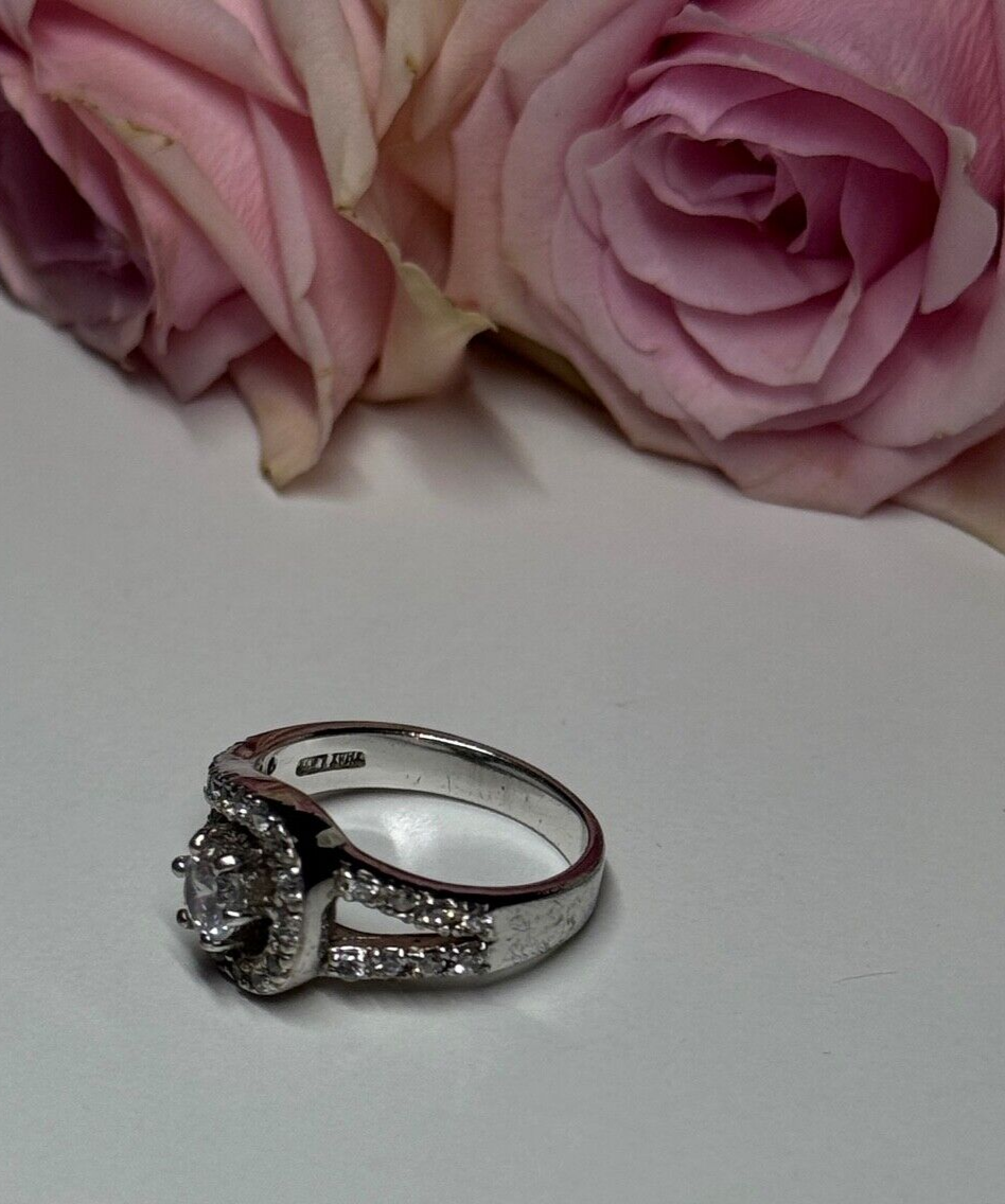 925 Sterling Silver White Topaz Ring Size 6