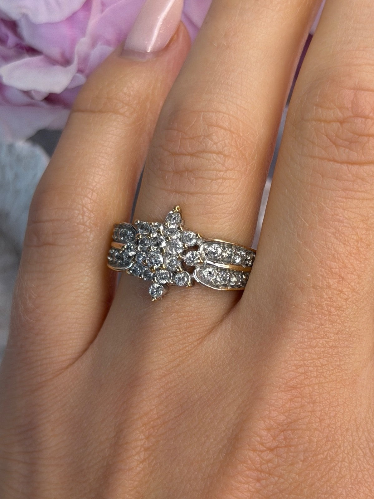 10K Yellow & White Gold Diamond Flower 1.36 ct Ring Size 7