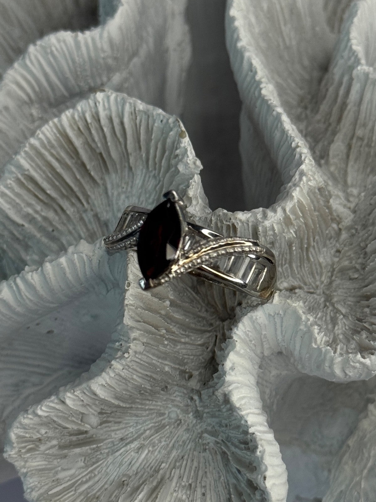 925 Sterling Silver Garnet & Beryl Ring Size 10