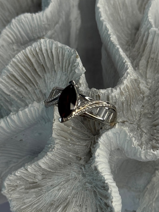 925 Sterling Silver Garnet & Beryl Ring Size 10