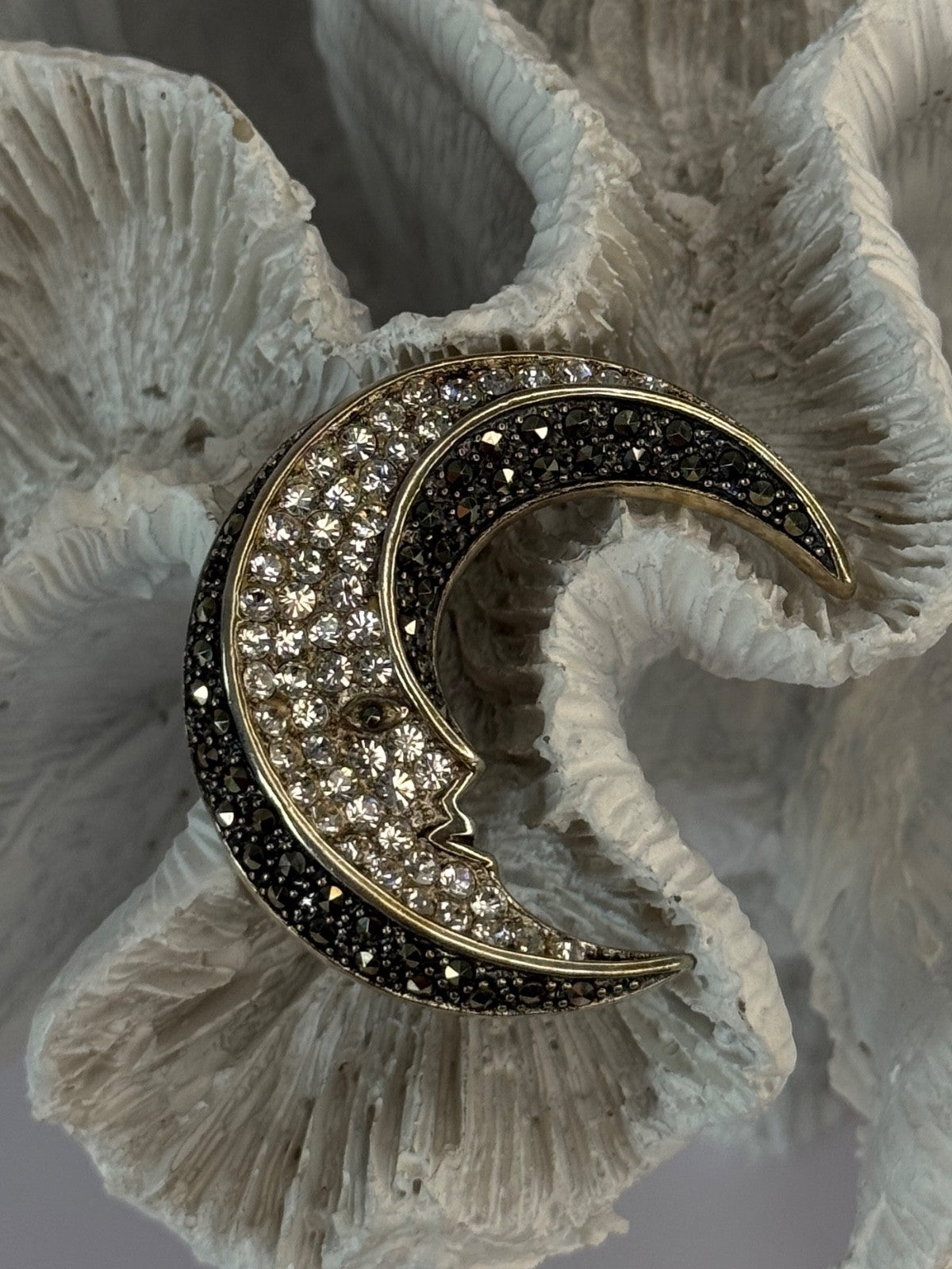 925 Sterling Silver Moon Marcasite & Cz Brooch Length 1.40 Inch