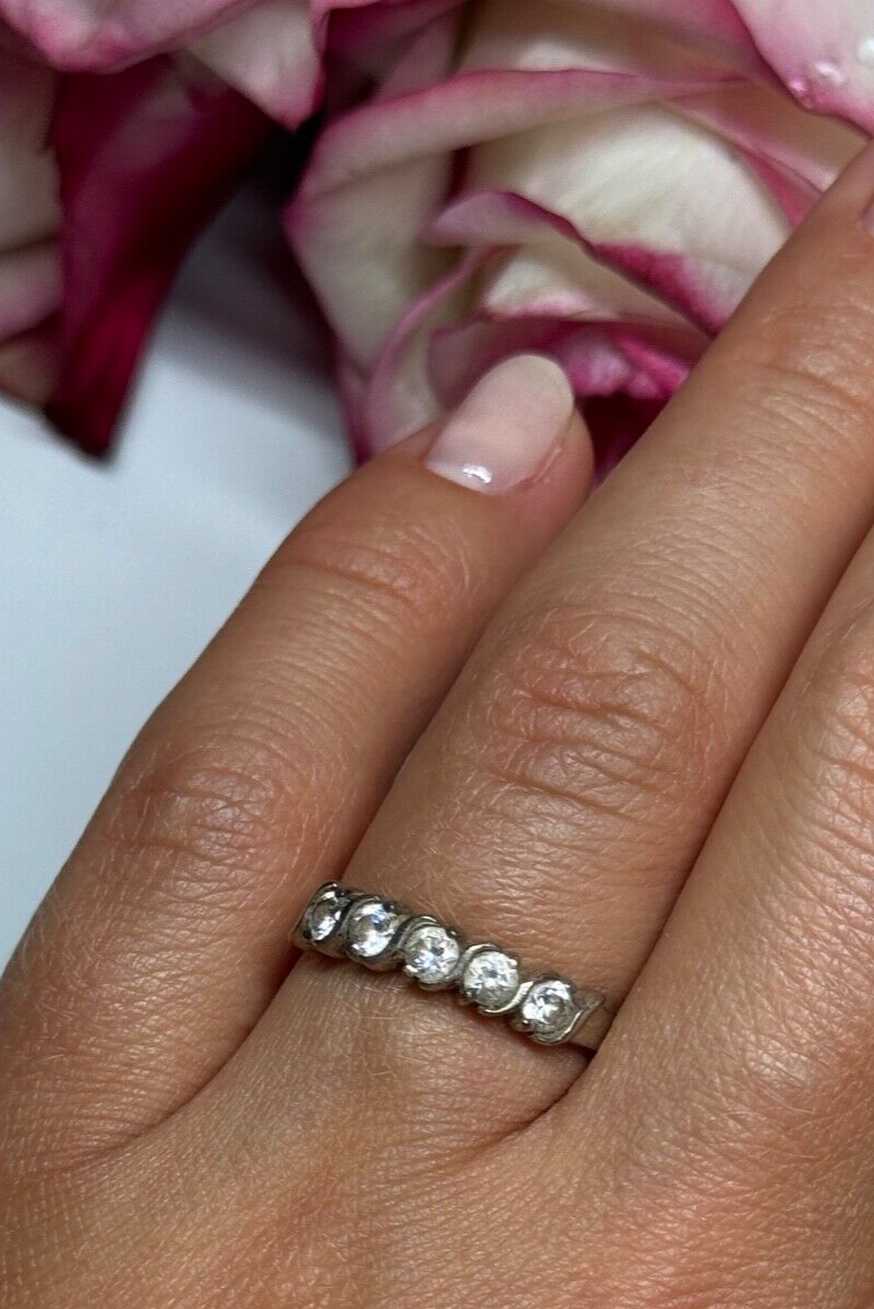 925 Sterling Silver CZ Ring Size 7