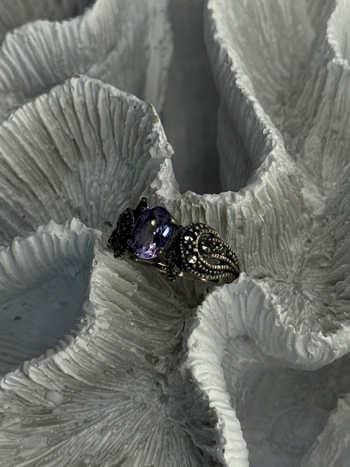 925 Sterling Silver Amethyst & Marcasite Ring Size 7