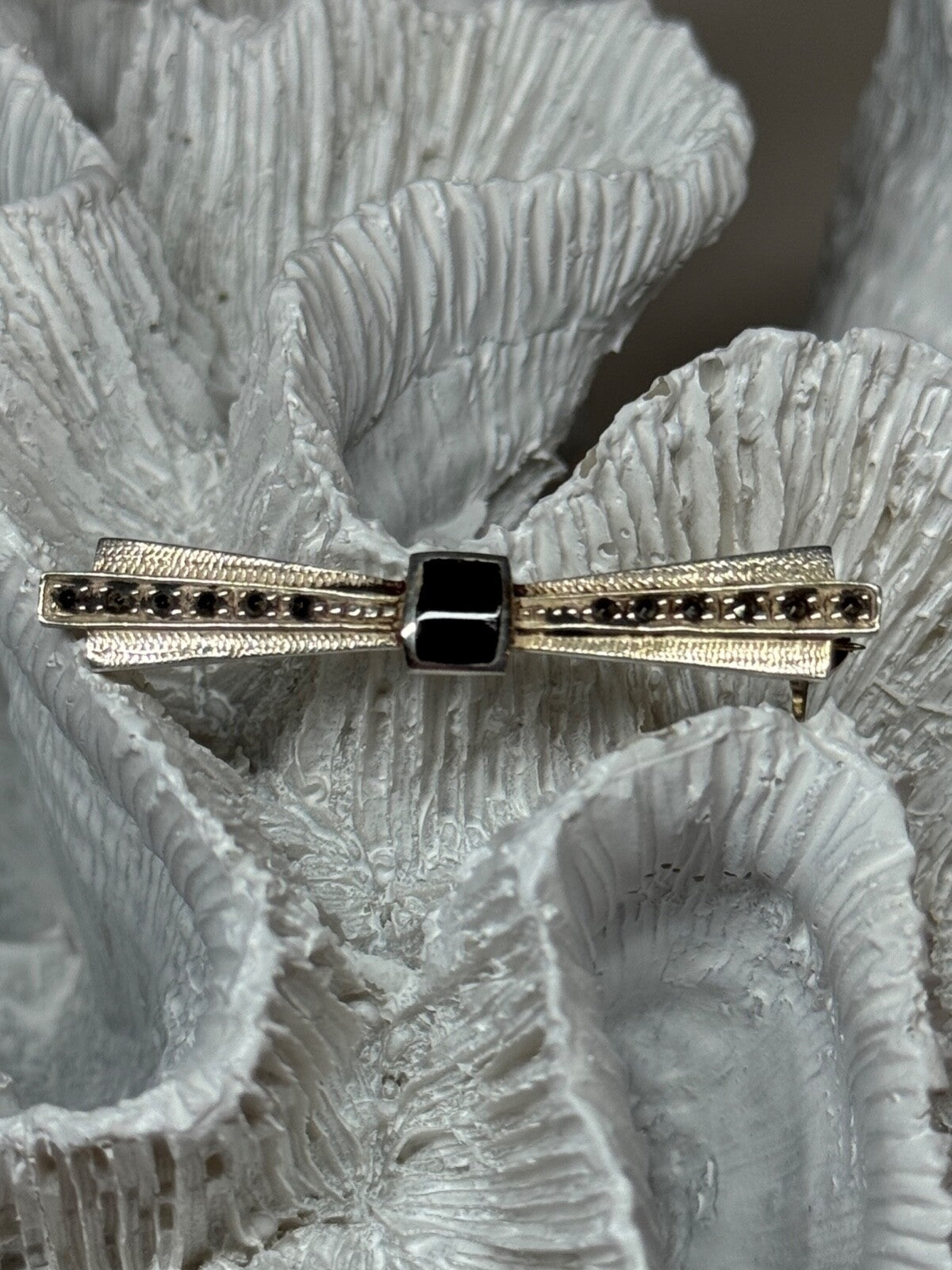 925 Sterling Silver Onyx & Marcasite Brooch Length 1.8 Inch