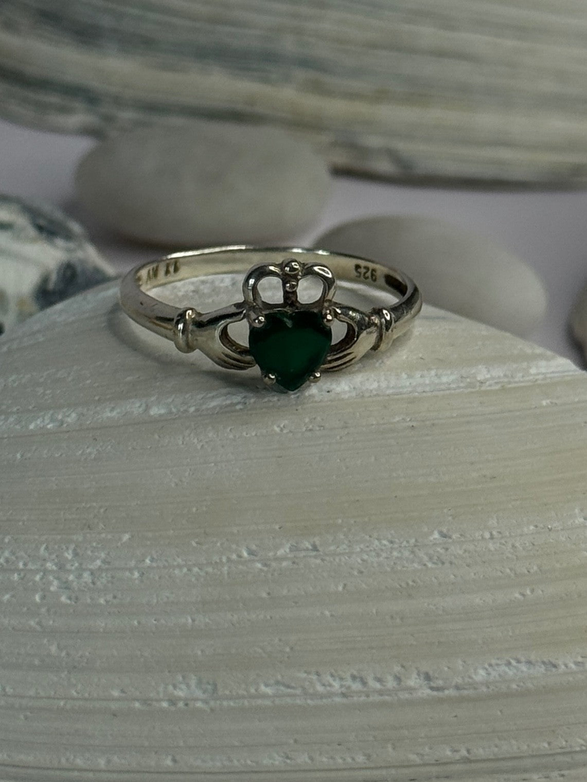 Beautiful Design 925 Sterling Silver Emerald Heart Ring Size 11