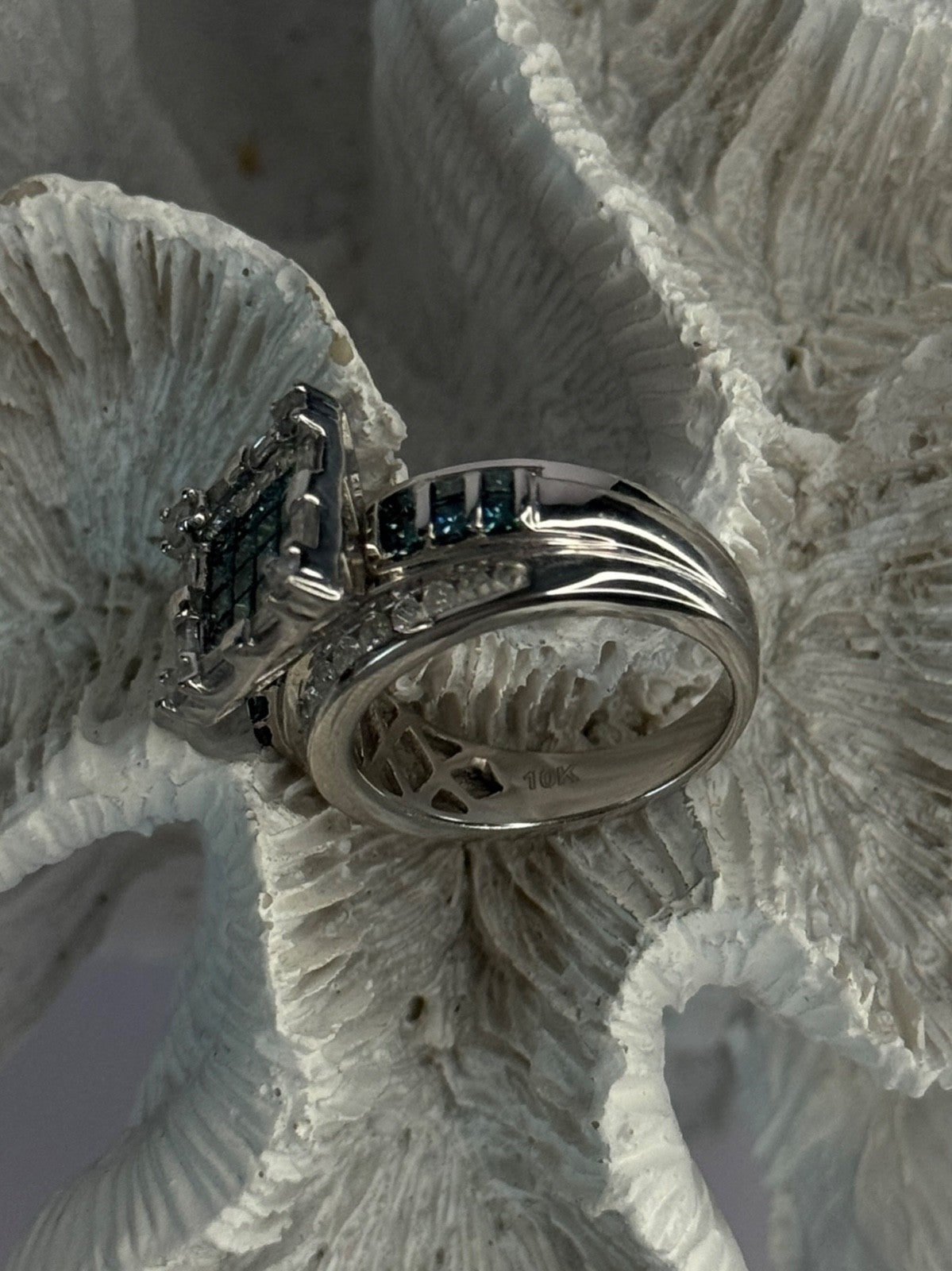10K White Gold Aquamarine & White Topaz Ring Size 8