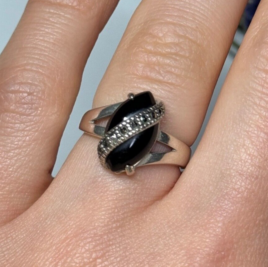 925 Sterling Silver Onyx & Marcasite Ring Size 5