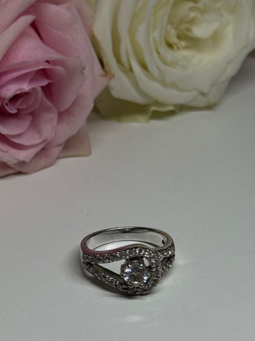 925 Sterling Silver White Topaz Ring Size 6