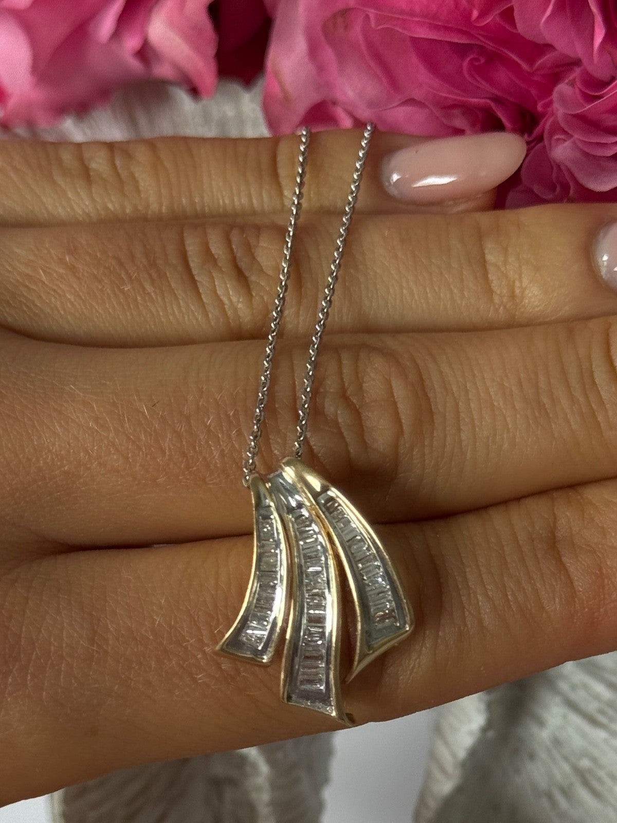 14K Yellow & White Gold White Sapphire Necklace Length 18 inch