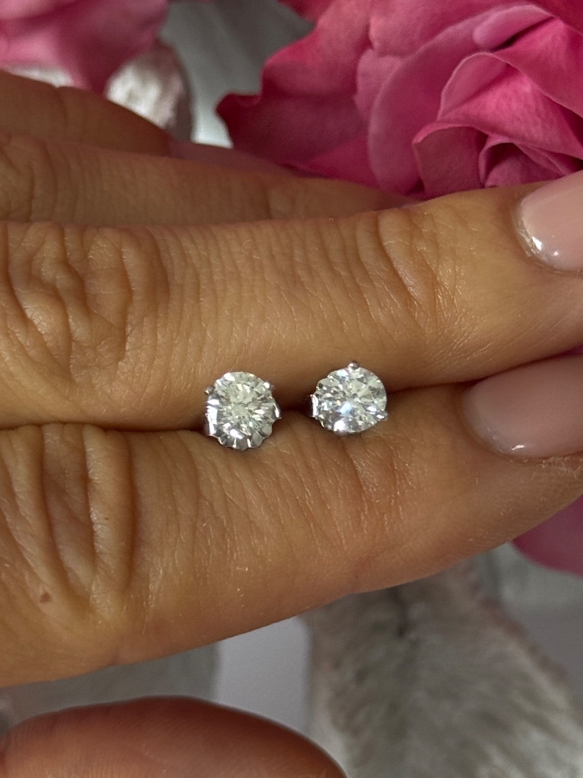 Elegant 14K White Gold 1 carat Diamond Earrings