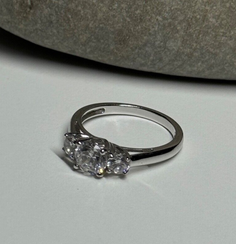 925 Sterling Silver CZ Ring Size 6.5