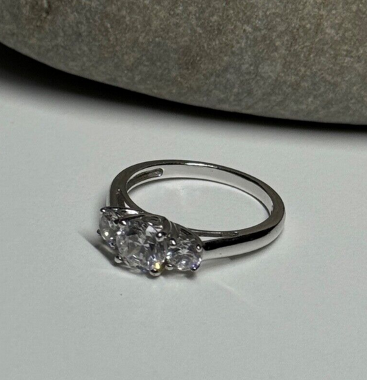 925 Sterling Silver CZ Ring Size 6.5