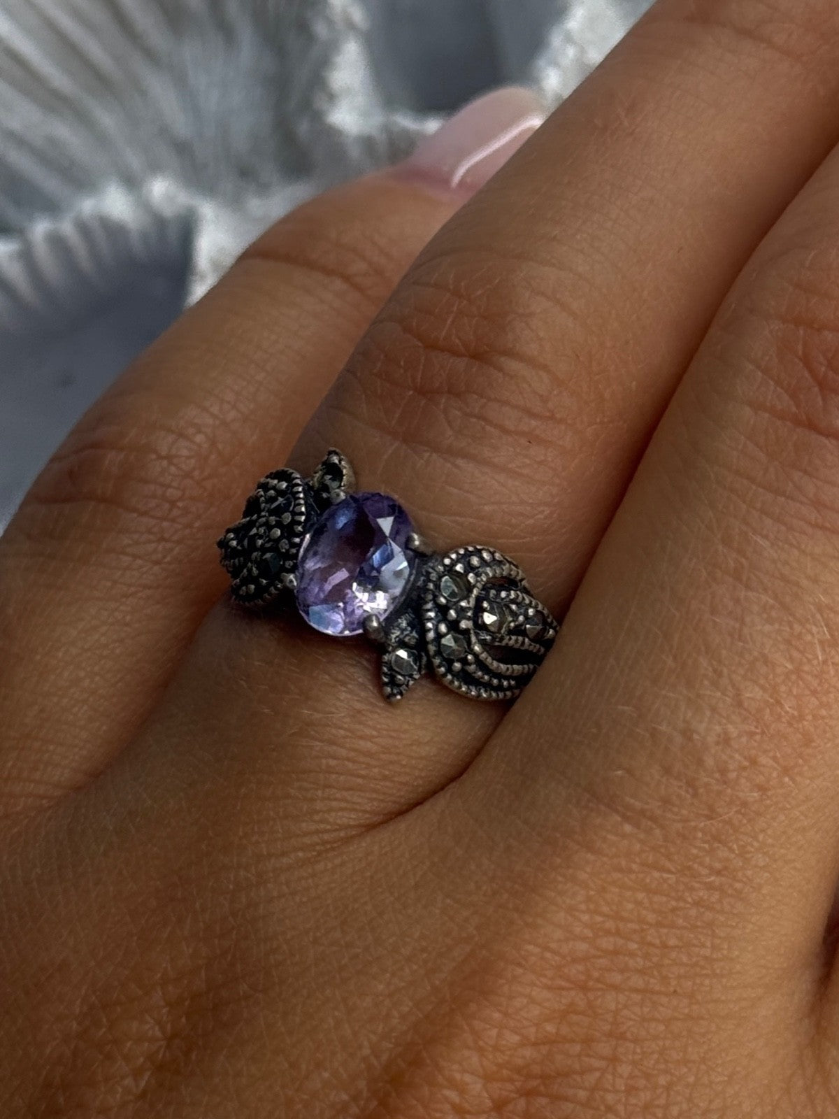 925 Sterling Silver Amethyst & Marcasite Ring Size 7