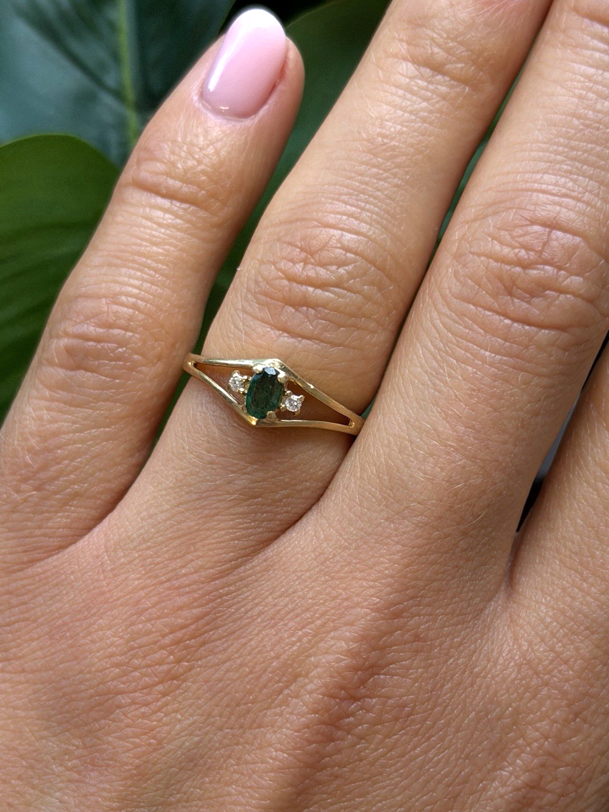 Classic 14K Yellow Gold Ring Emerald & Diamond Size 7