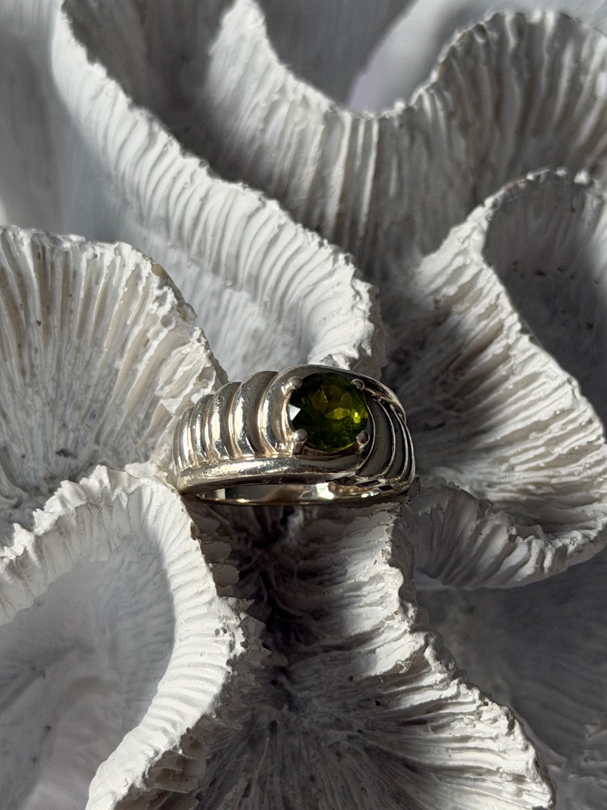 925 Sterling Silver Peridot Ring Size 6