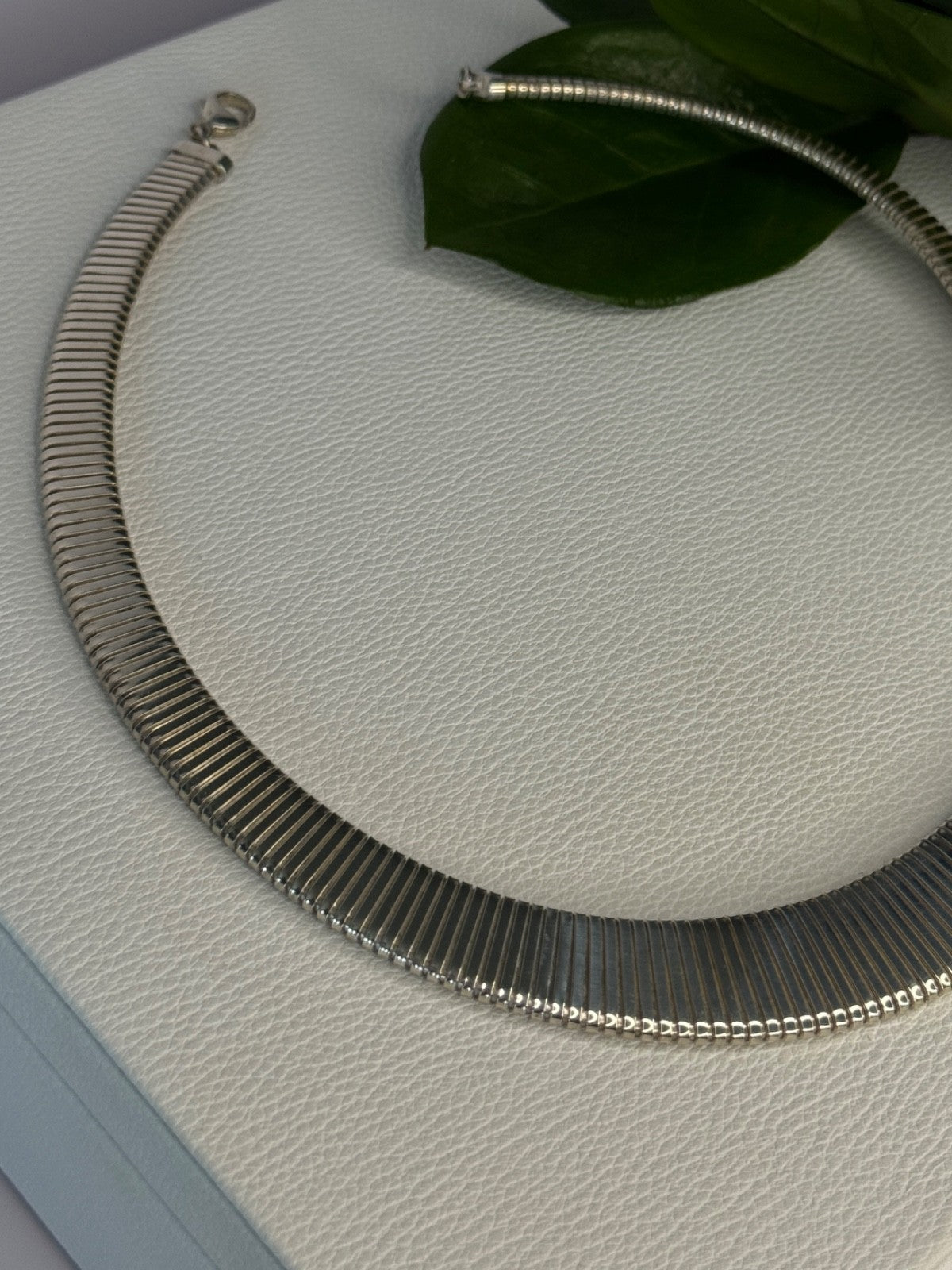 Elegant Design 925 Sterling Silver Necklace Length 17 Inch
