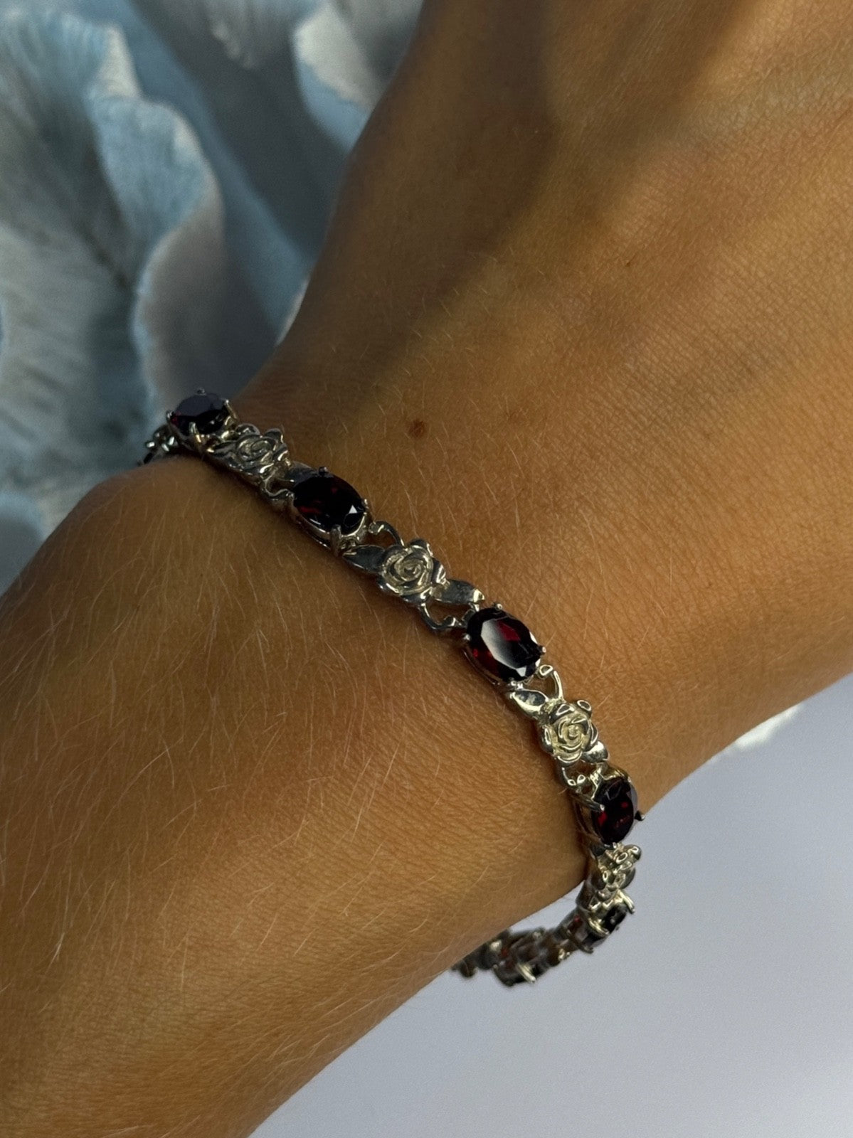 925 Sterling Silver Flower Garnet Bracelet Length 8