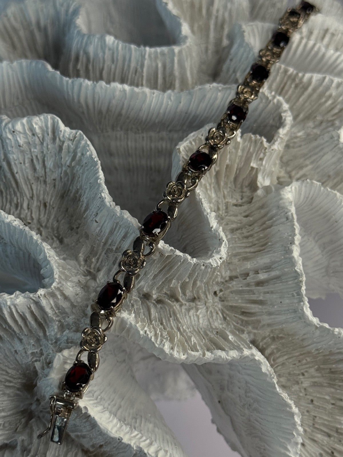 925 Sterling Silver Flower Garnet Bracelet Length 8