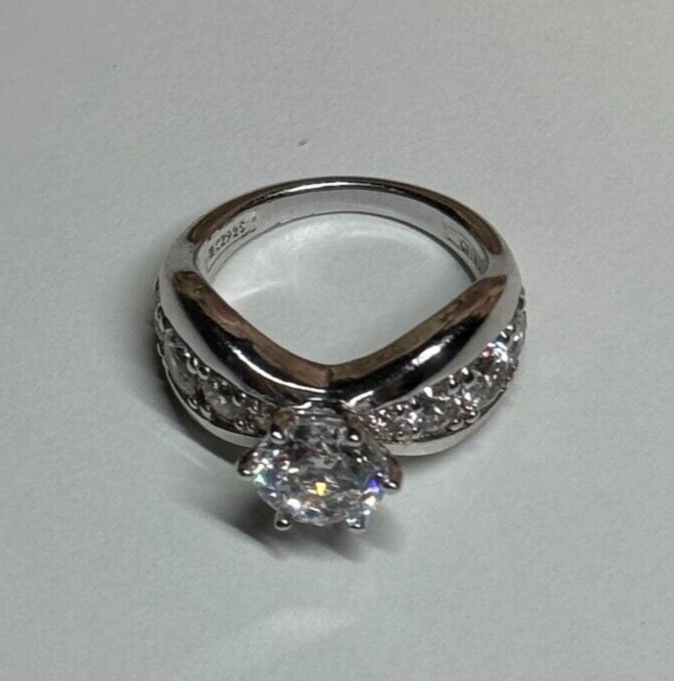 925 Sterling Silver CZ Ring Size 6.5
