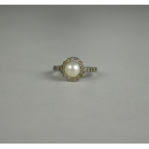 925 Sterling Silver Pearl & Colorless Spinel Ring Size 7