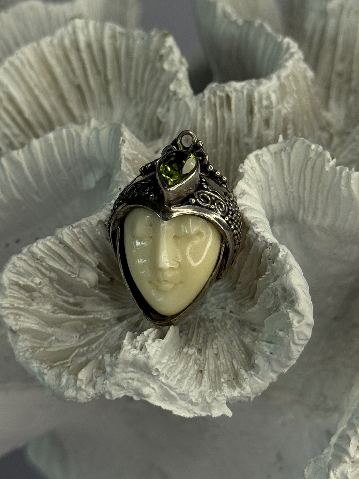 925 Sterling Silver Goddess Face Carved Peridot Pendant Length 1 Inch