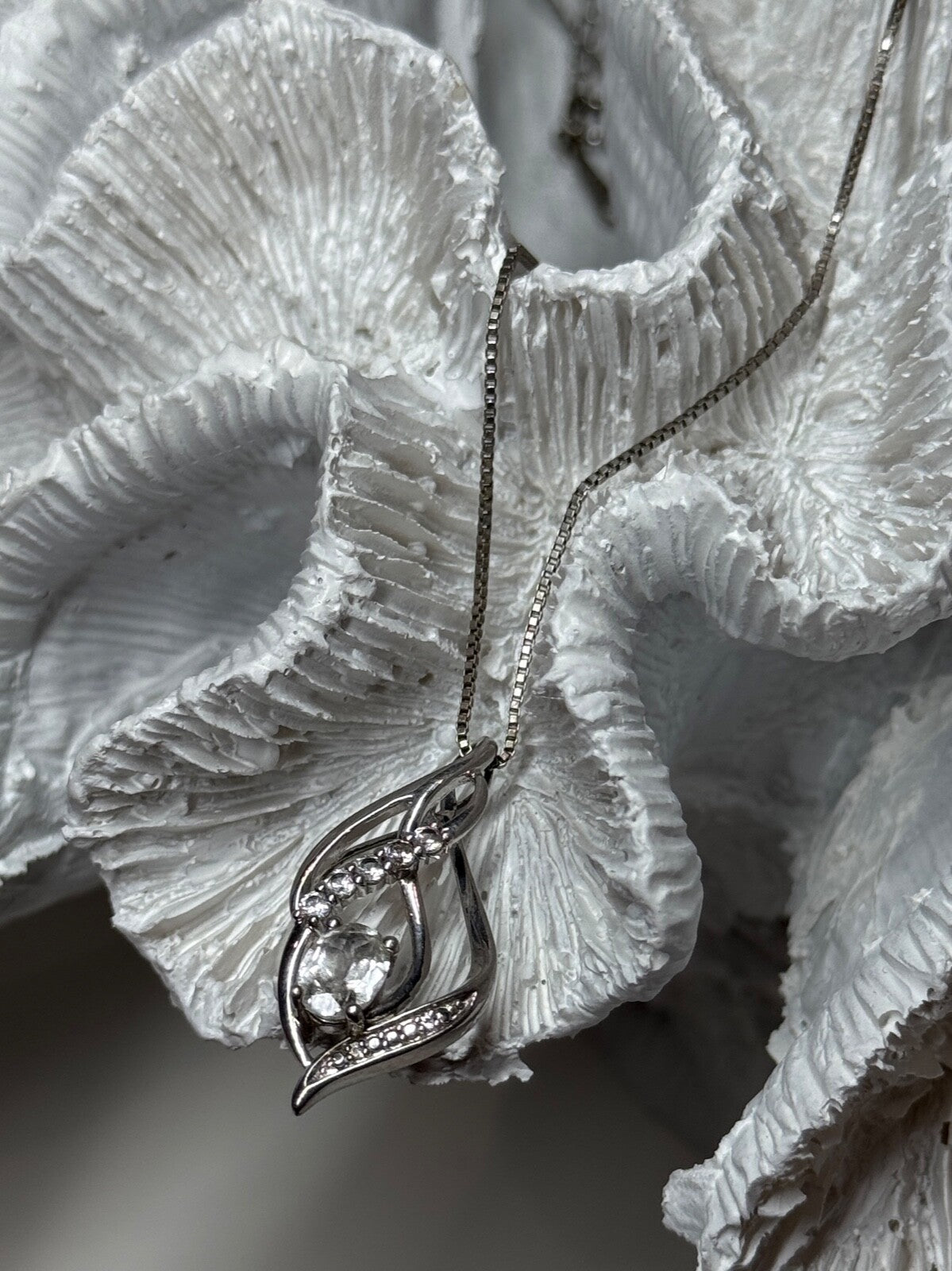 925 Sterling Silver White Sapphire Necklace Length 21/19 Inch