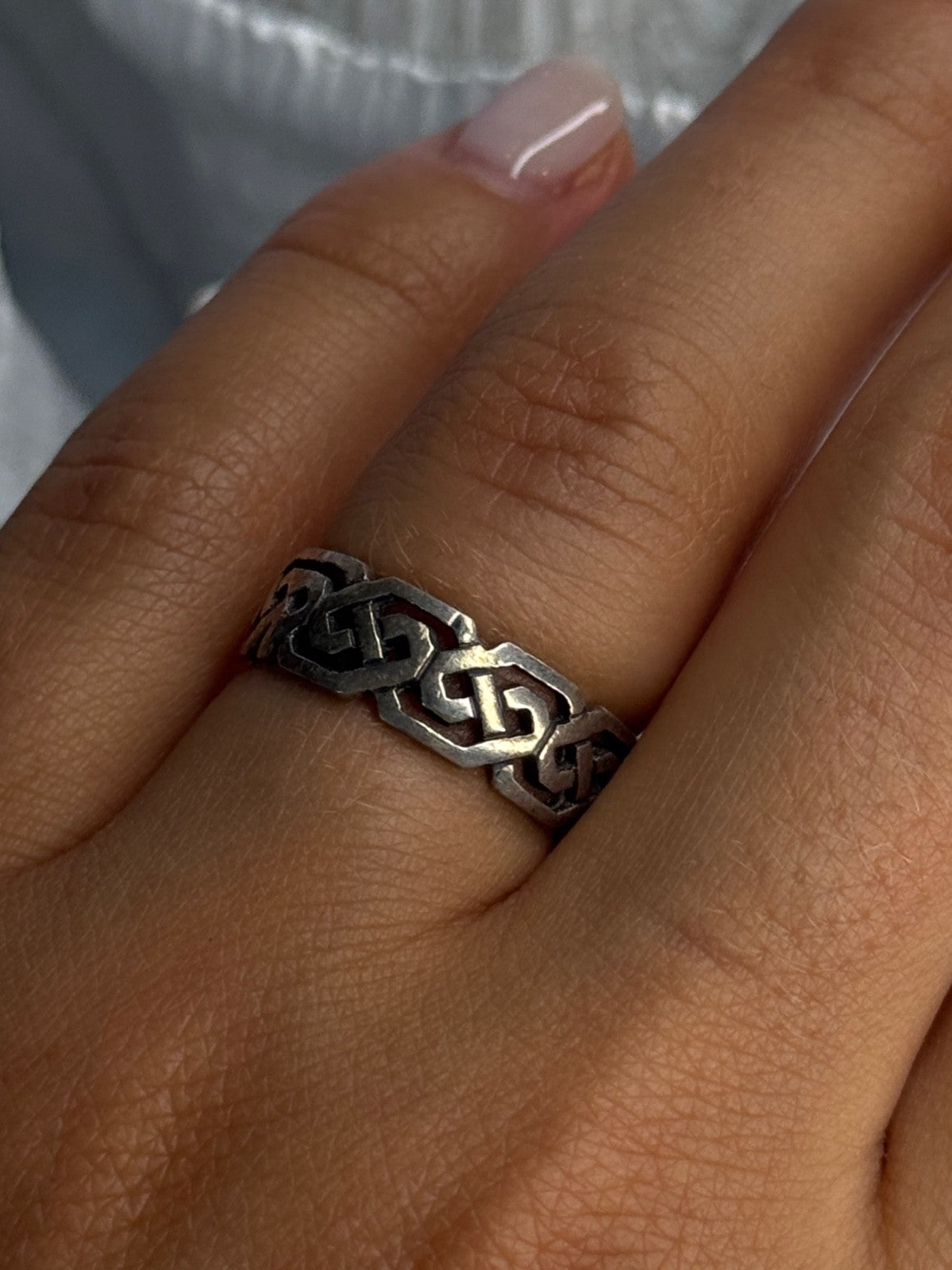 Elegant 925 Sterling Silver Ring Size 7