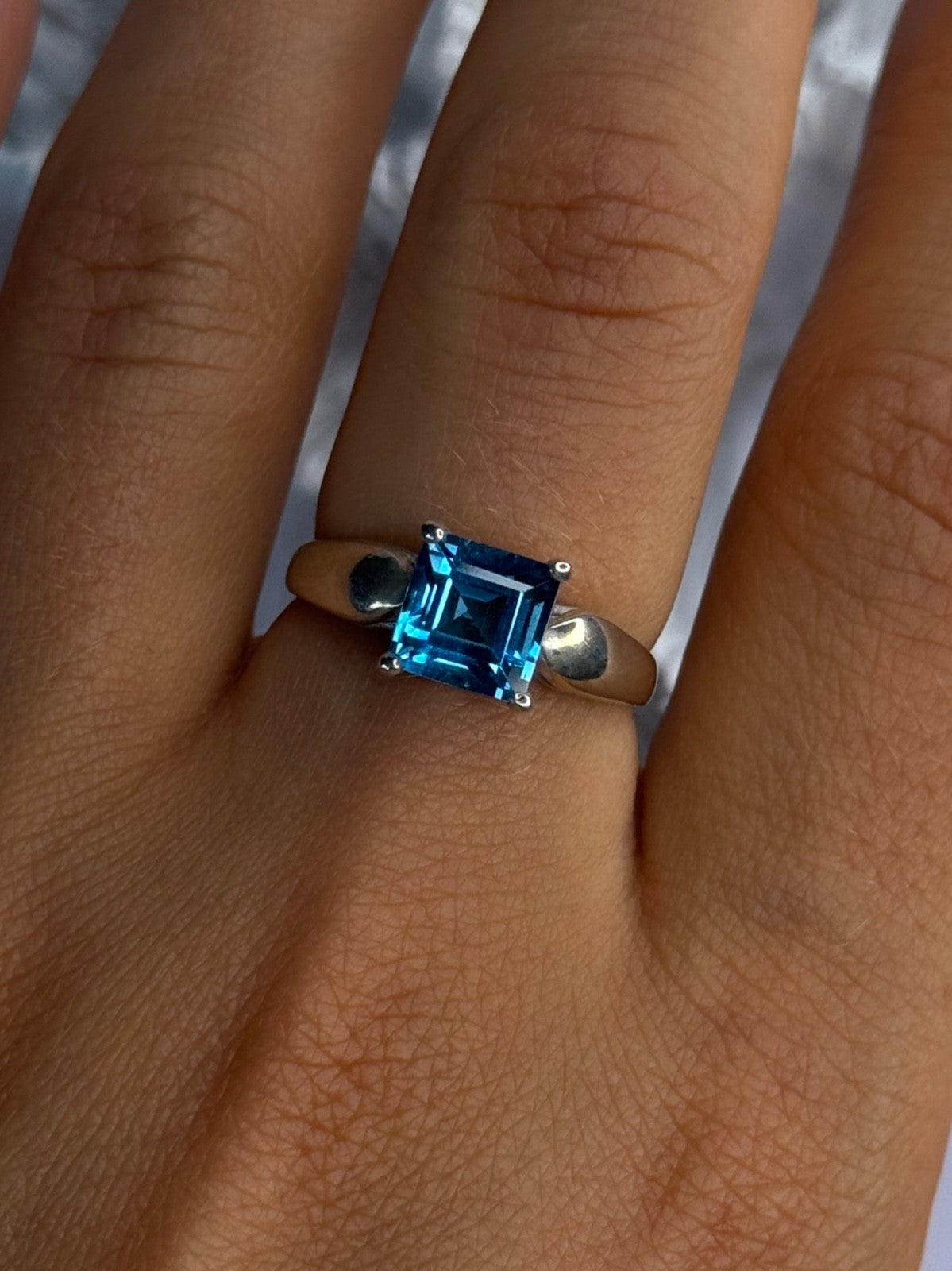 925 Sterling Silver Blue Topaz Ring Size 8