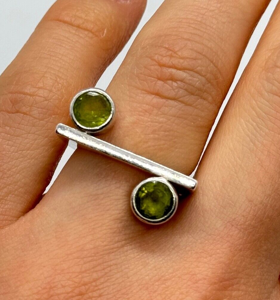 925 Sterling Silver Peridot Ring Size 5.5