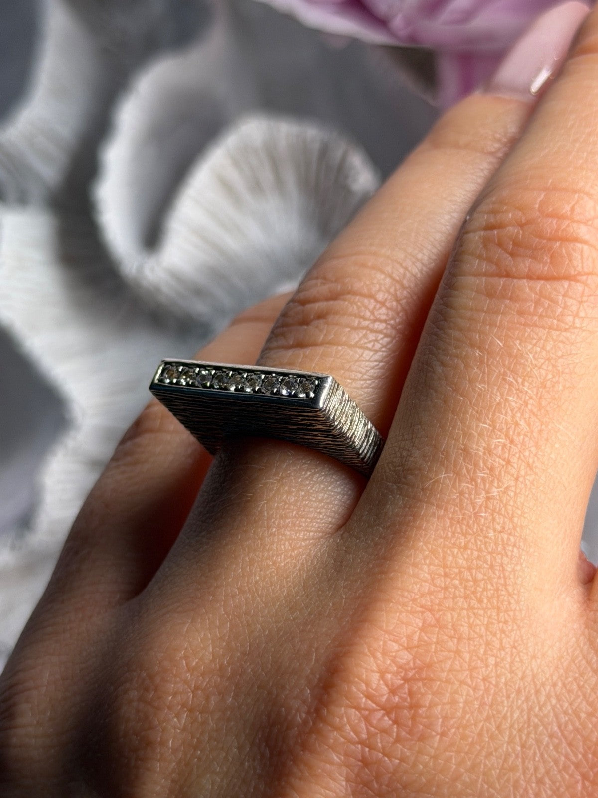 Unique Design 925 Sterling Silver Cz Ring Size 6