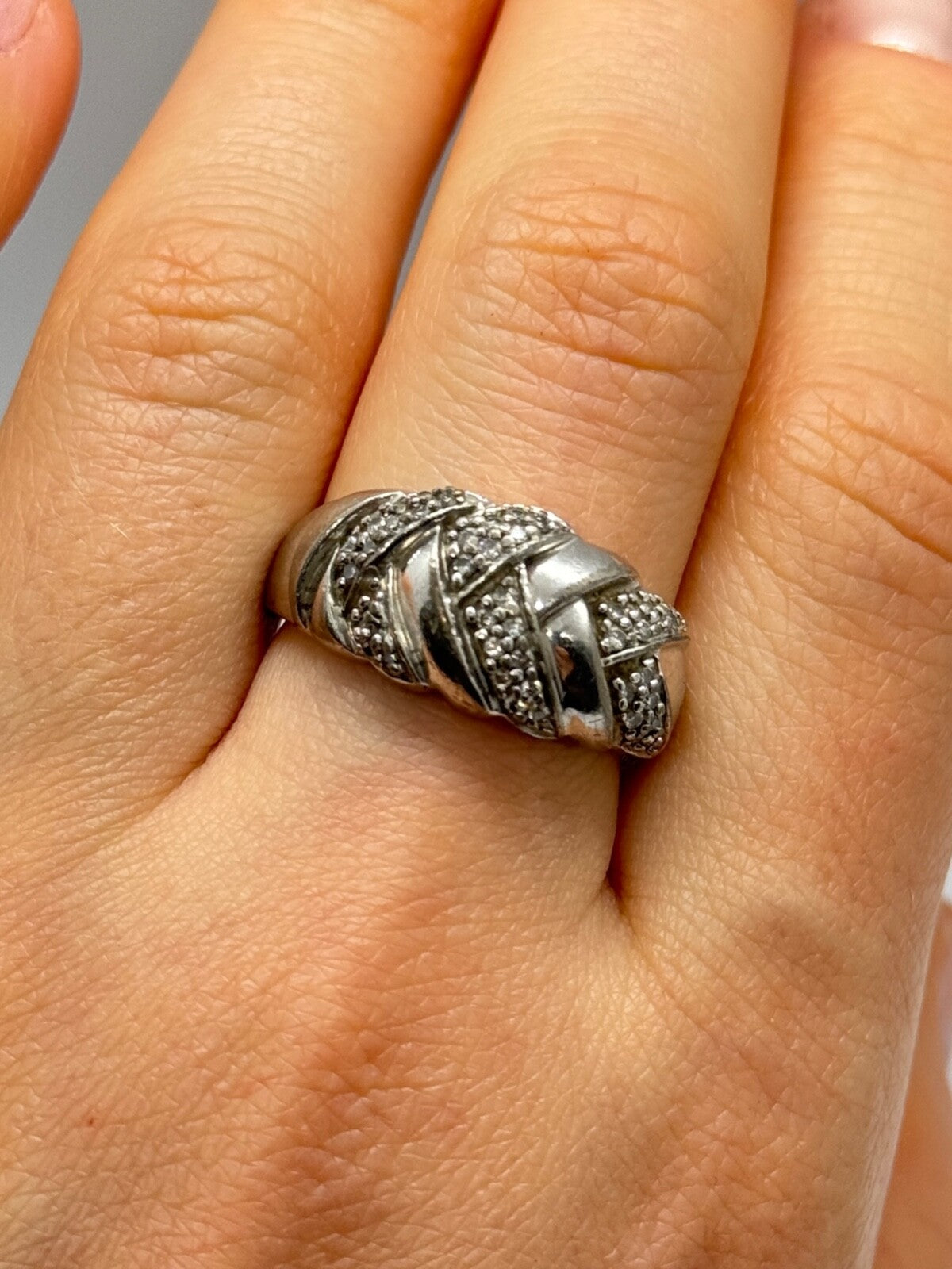 925 Sterling Silver Diamonds Ring Size 8