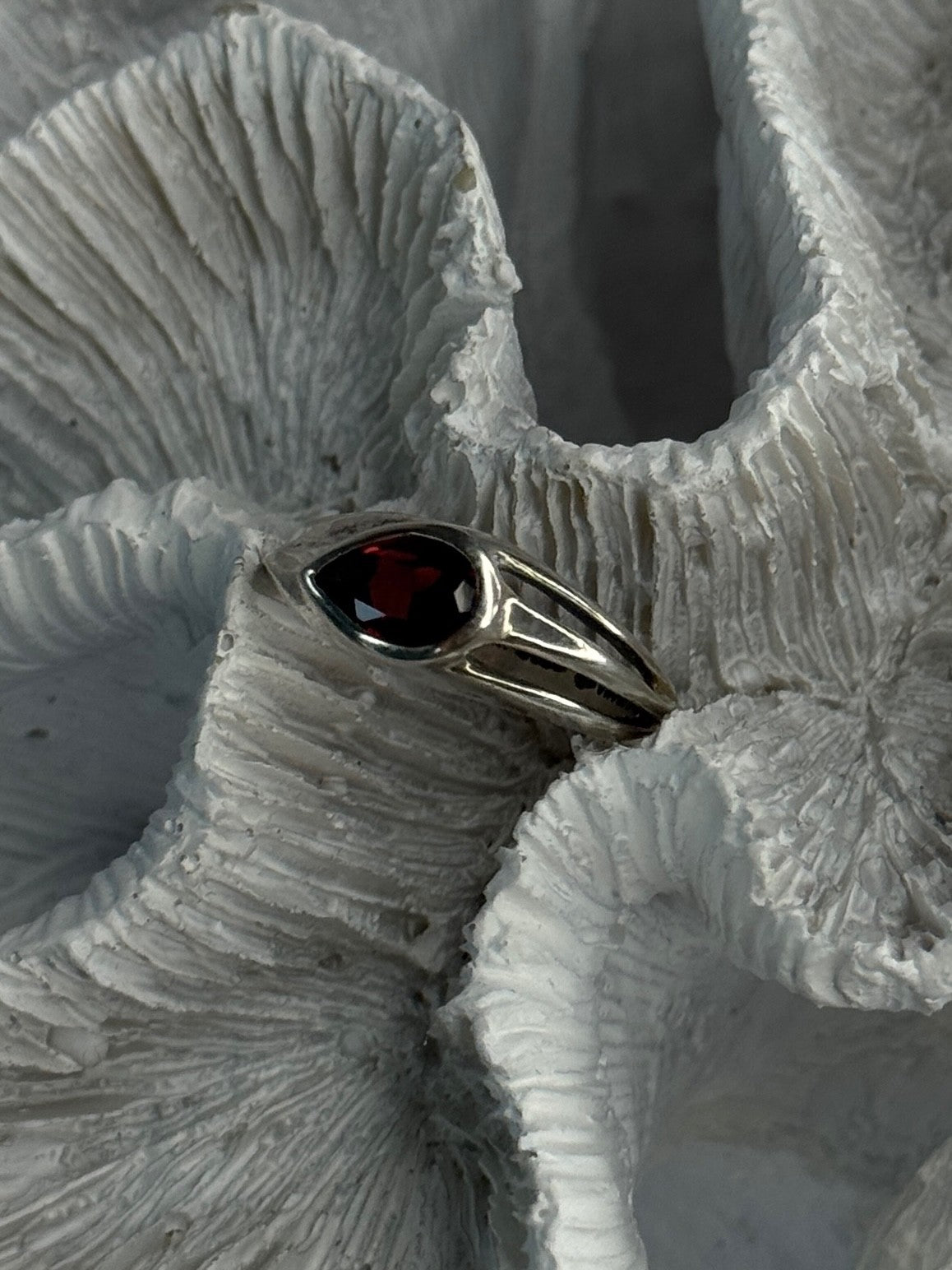 Kabana 925 Sterling Silver Garnet Ring Size 7