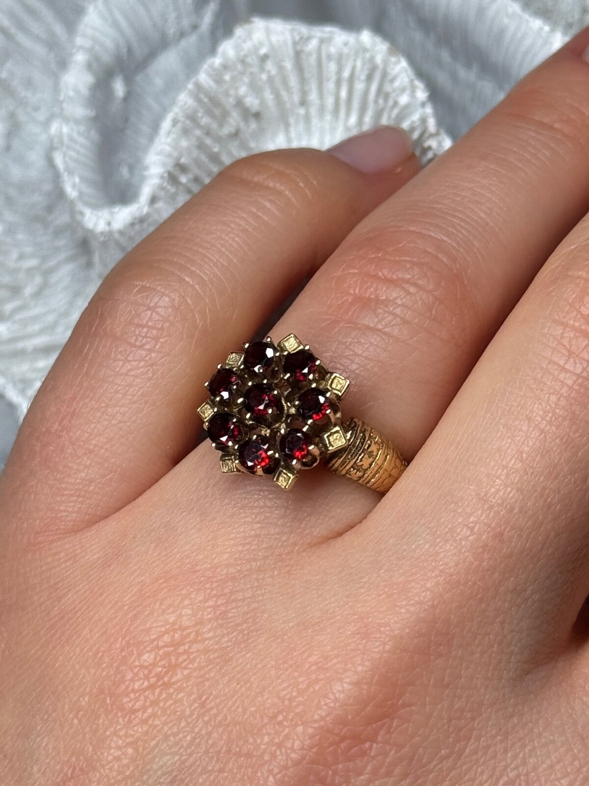 14K Yellow Gold Ring Garnet Flower Size 5
