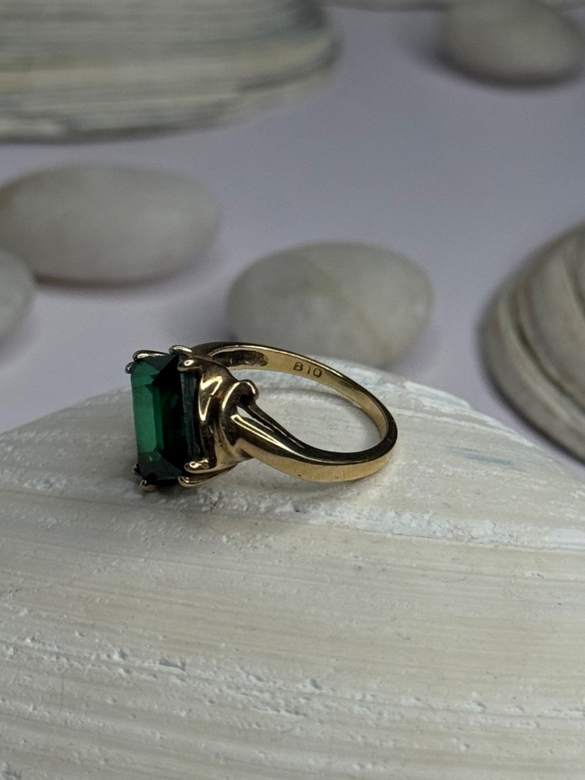 10K Yellow Gold Emerald Ring Size 4