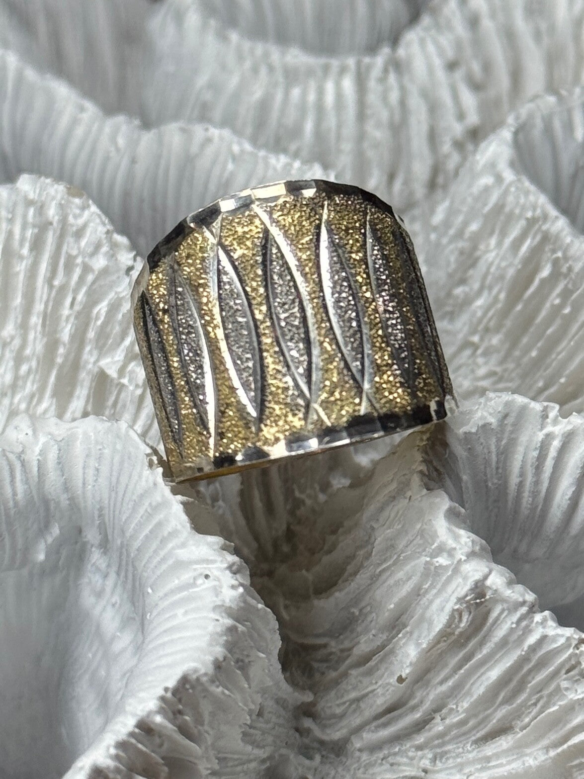 Elegant 925 Sterling Silver & 10K Yellow Gold Ring Size 7