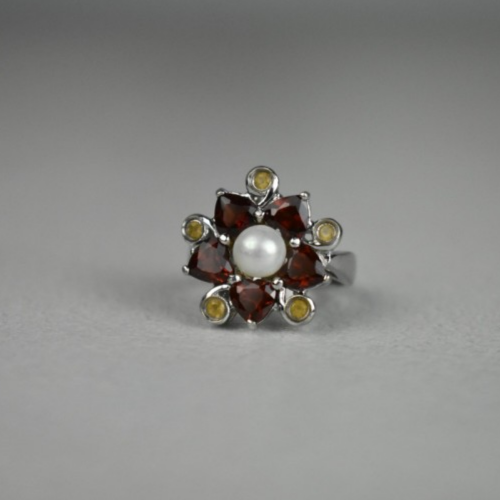 925 Sterling Silver Pearl, Almandine & Heliodor "Flower" Ring Size 6.5