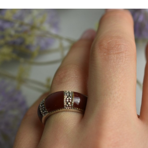 925 Sterling Silver Burgundy Coral & Marcasites Ring Size 7
