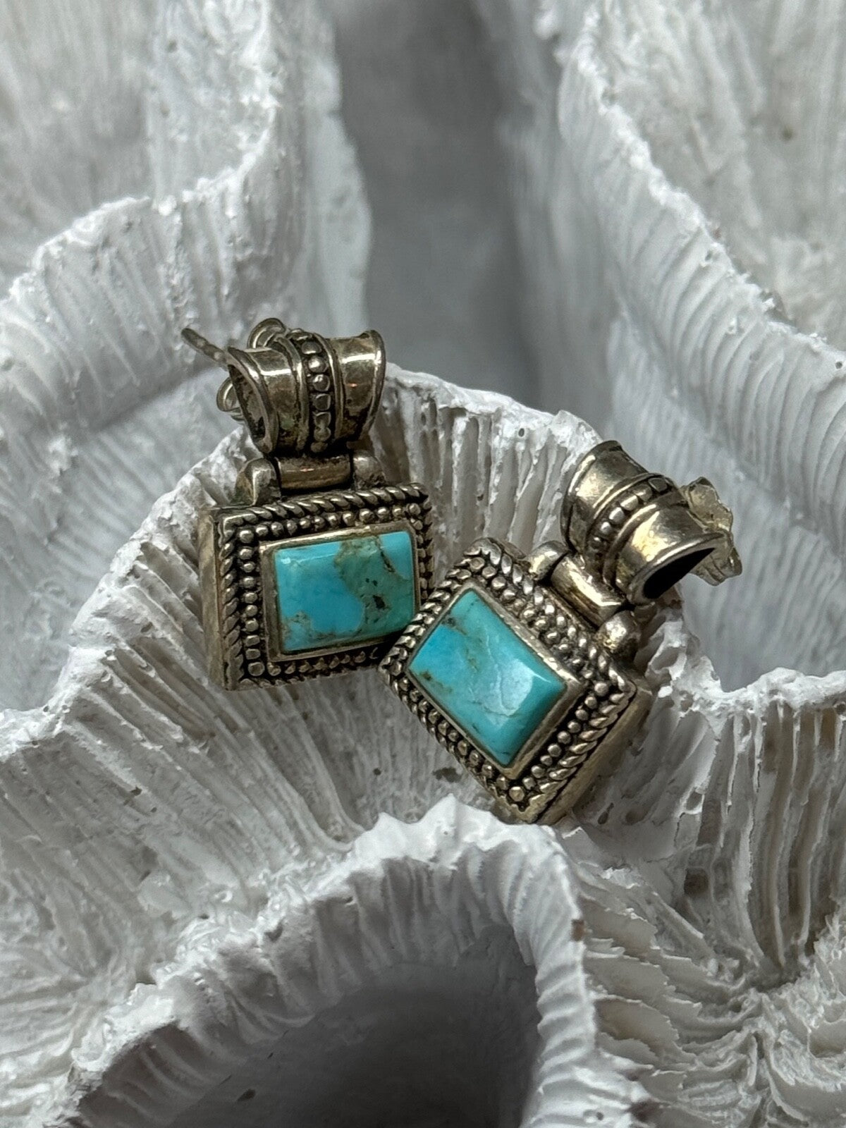 Vintage 925 Sterling Silver Turquoise Earrings Length 0.7 Inch