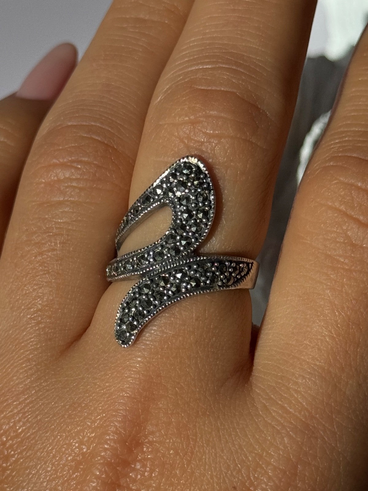 Beautiful Design 925 Sterling Silver Marcasite Ring Size 7.5