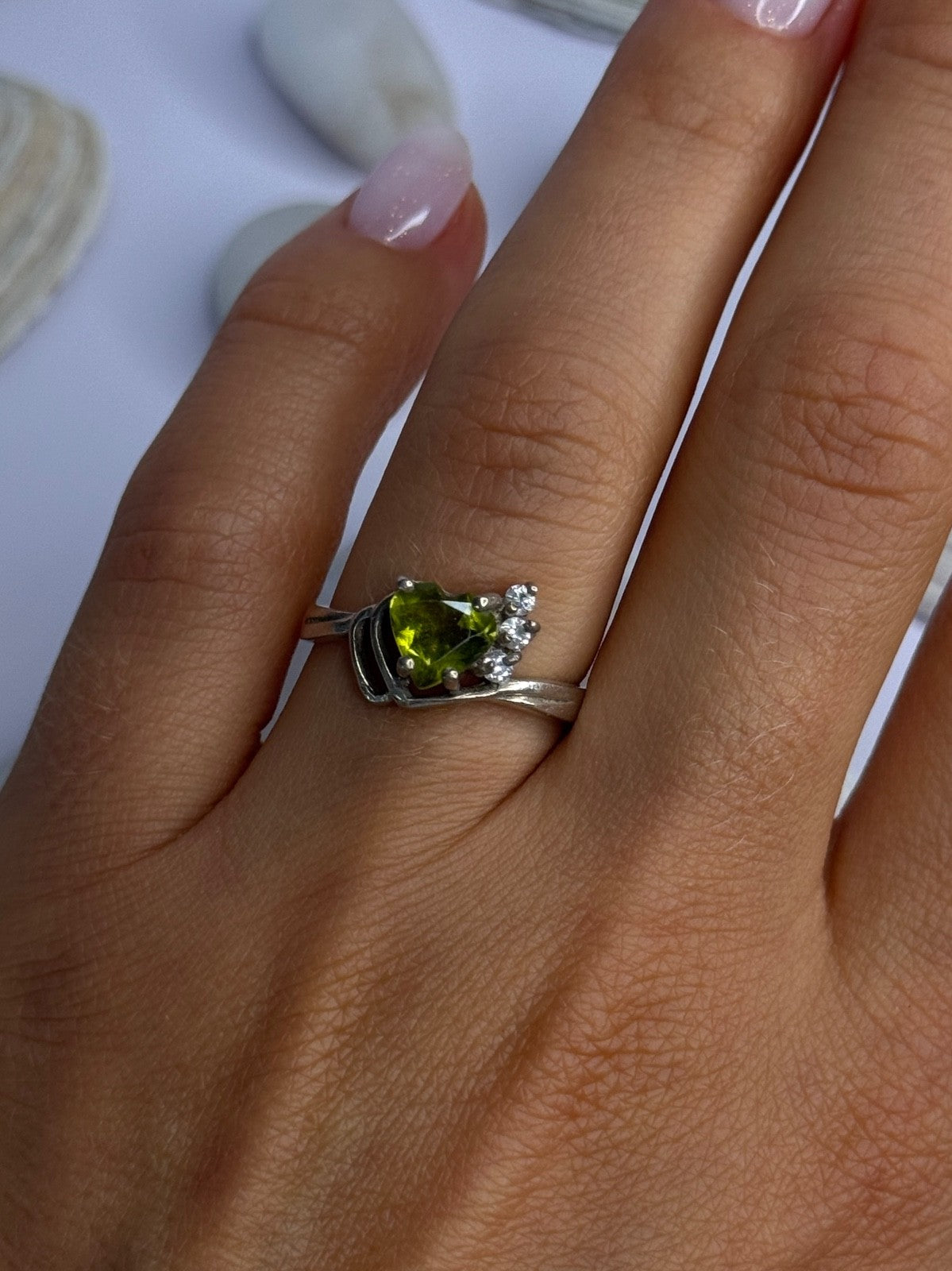 925 Sterling Silver Peridot Heart & Beryl Ring Size 8