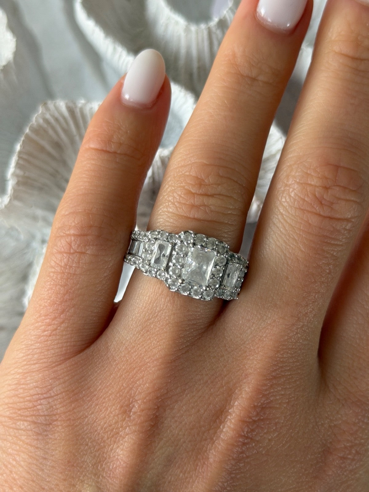 925 Sterling Silver White Topaz Ring Size 7