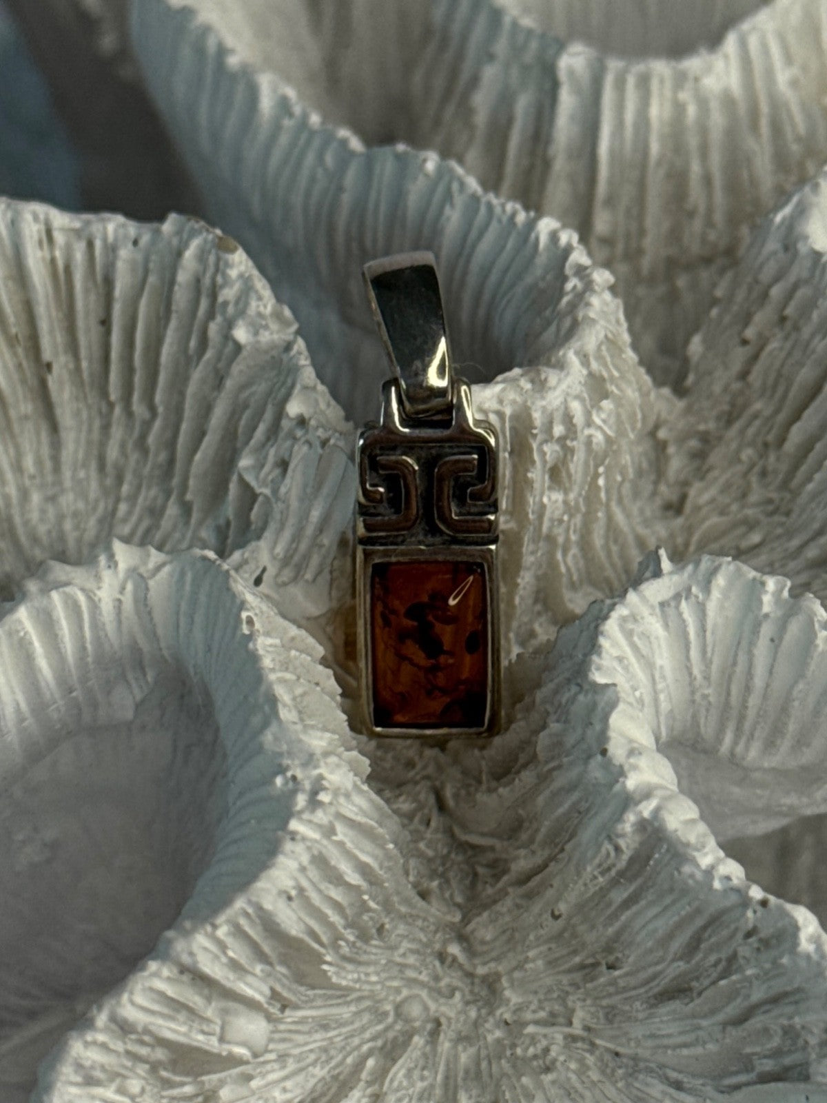 Vintage 925 Sterling Silver Amber Pendant Length 1.10 Inch