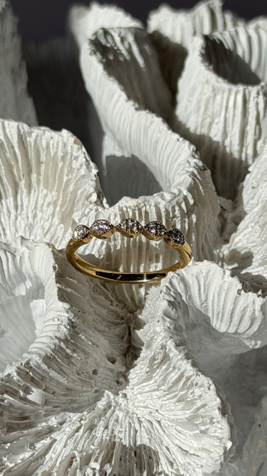 Classy 10K Yellow Gold Diamond 0.10 ct Ring Size 7