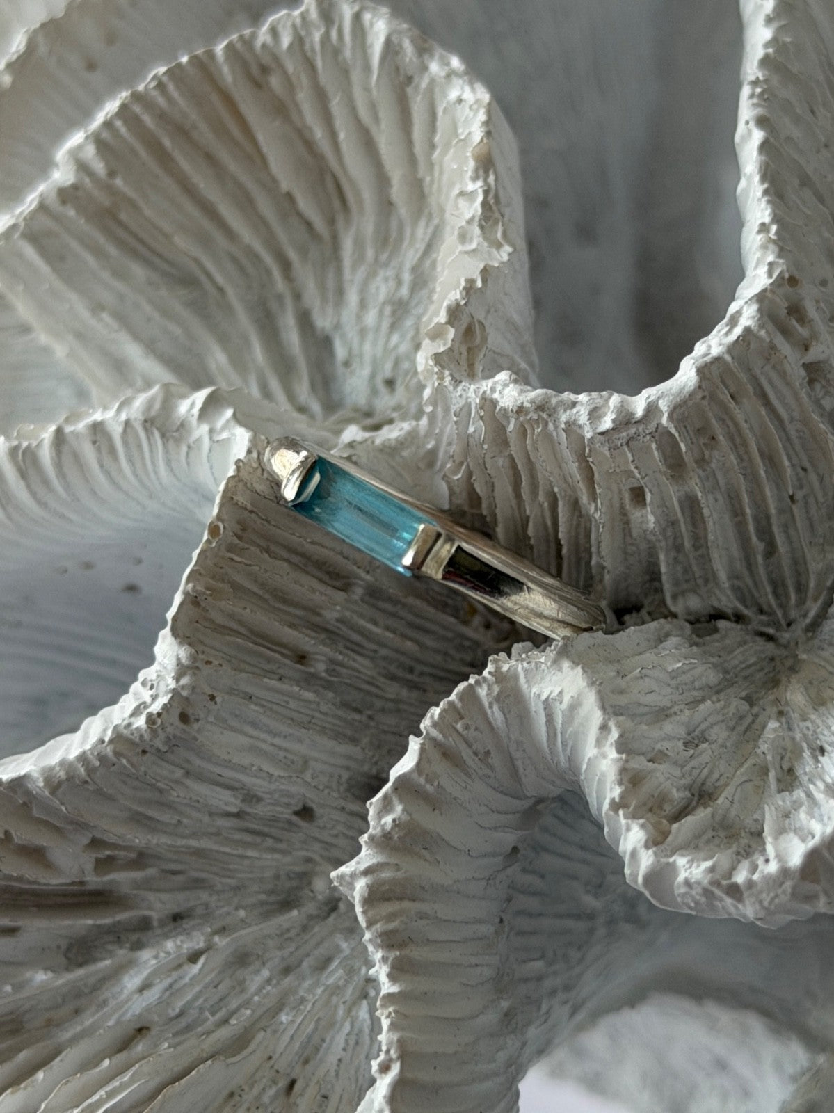 925 Sterling Silver Blue Topaz Ring Size 5.5